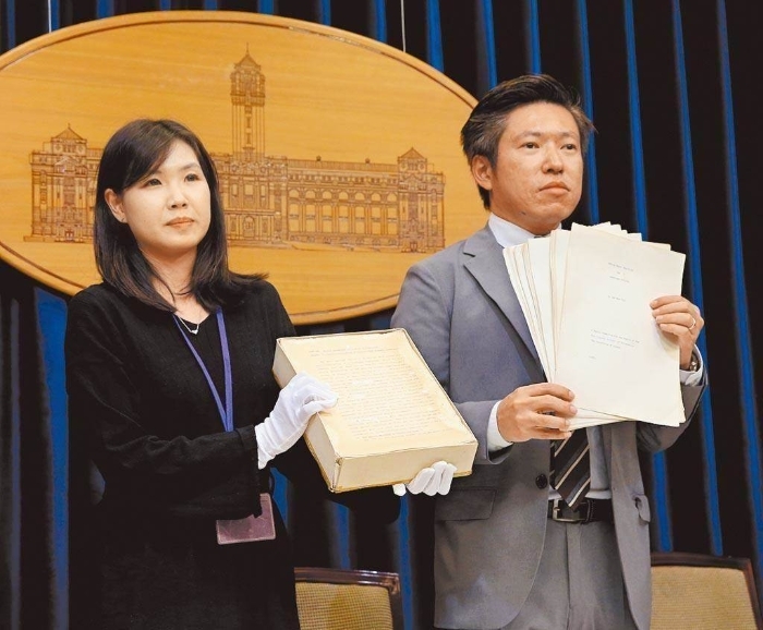 彭文正爆“論文門”重大新發現 徐巧芯：很奇怪_1643510209683