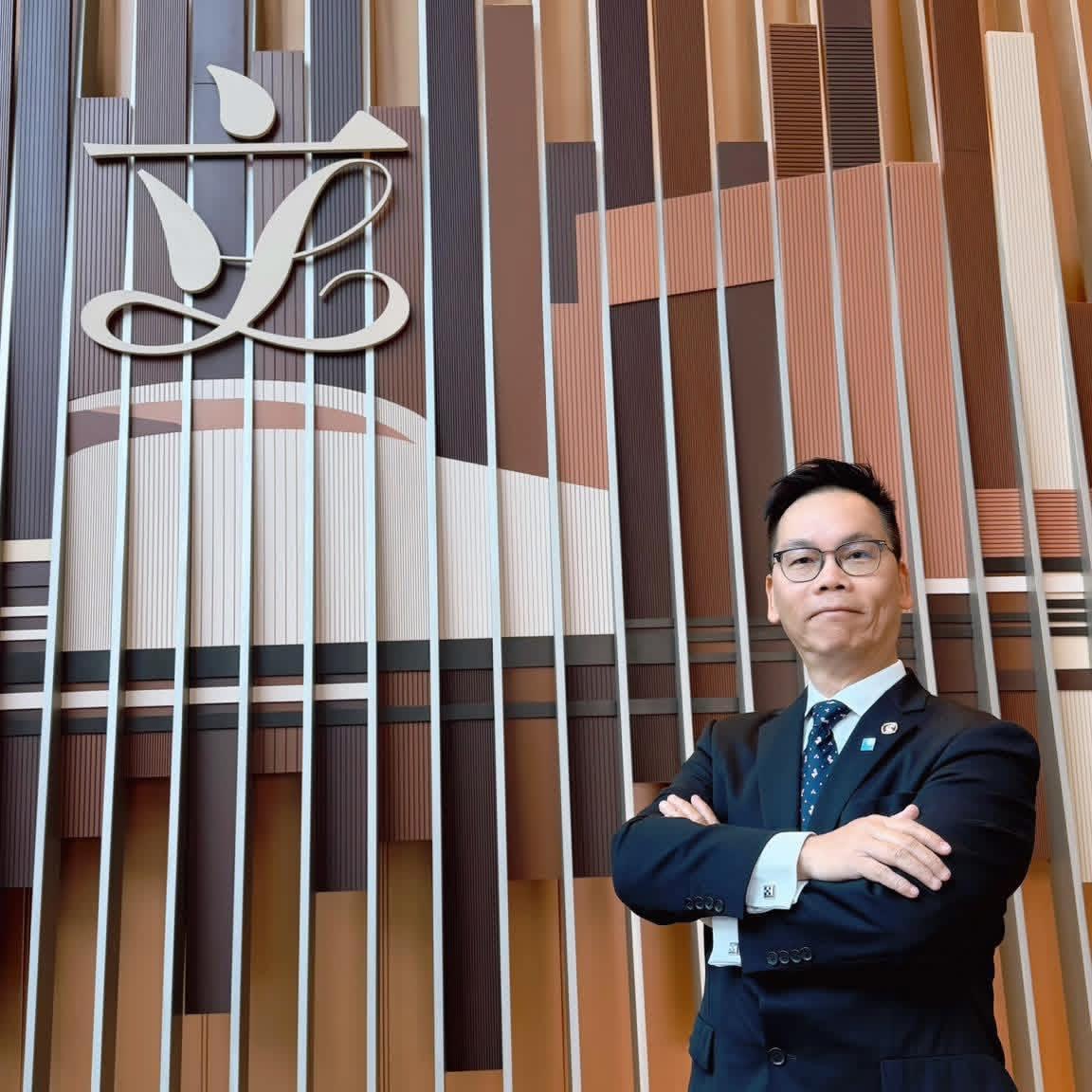 没有照片描述。